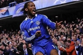 开云棋牌下载包含德罗巴在日本队比赛中回归赛场，突破纪录引发热议！的词条