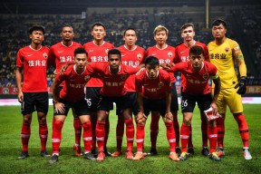 开云棋牌下载转折点尤文图斯临场应变，CBA季后赛转会期攻防权衡，压力陡增，轮换策略成焦点的简单介绍